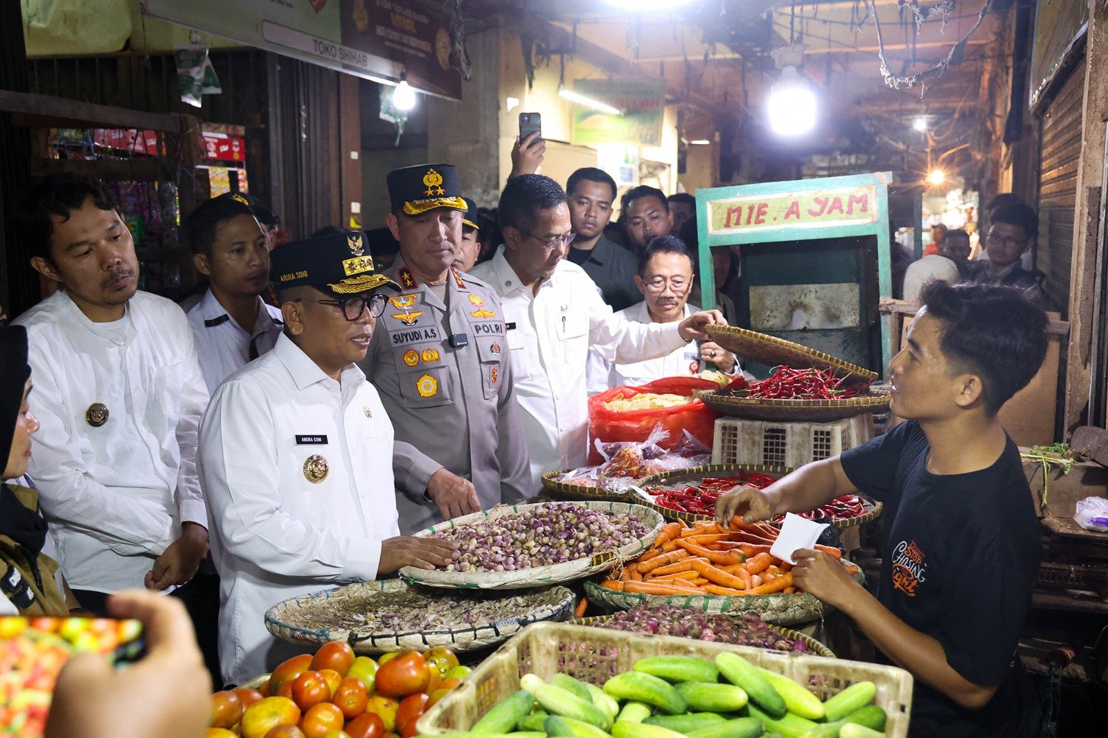Gubernur Banten Andra Soni