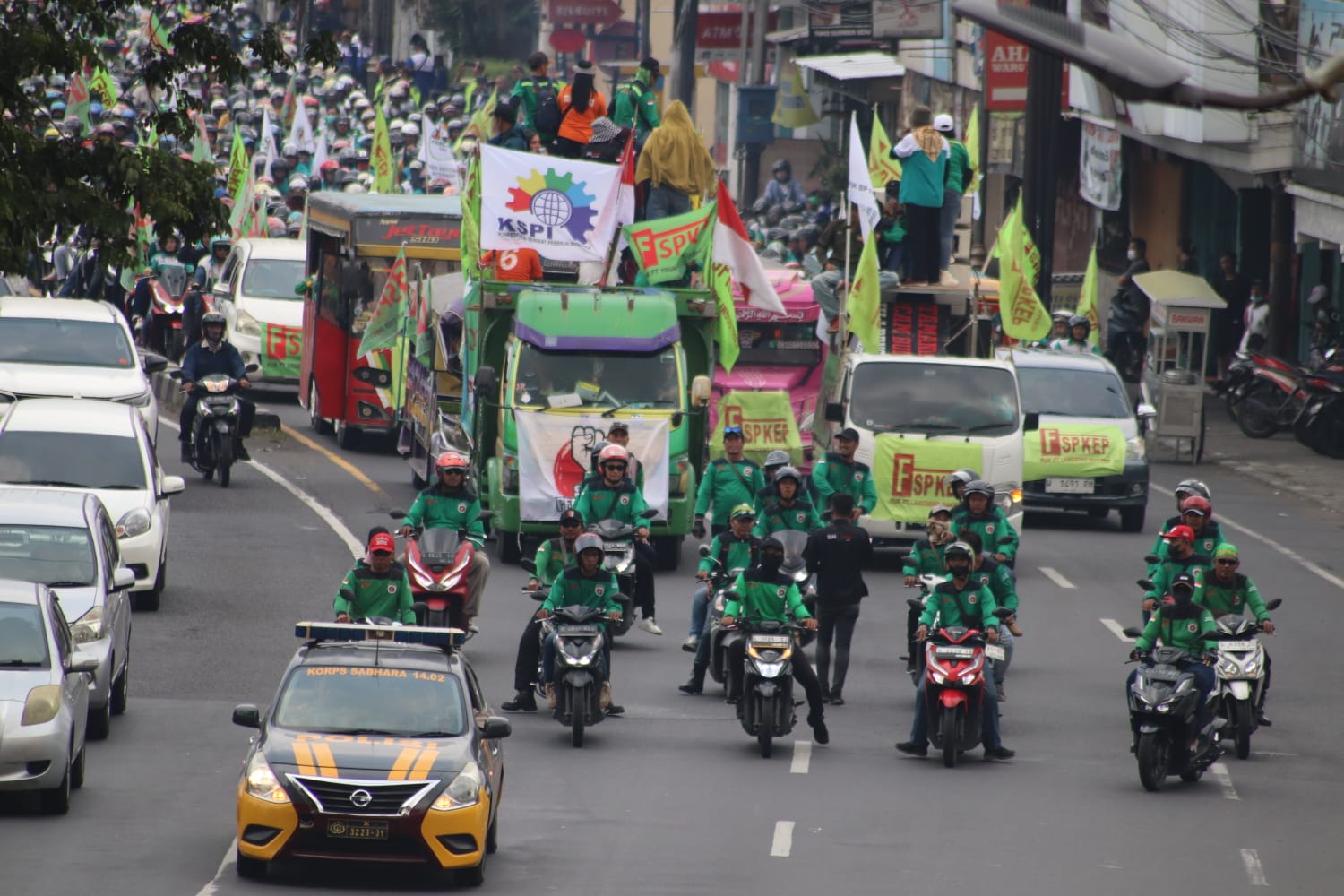 KSPI Jawa Timur Gelar Aksi Demo Buruh JATIM Tuntut Kenaikan Upah Dan Hapus Outsourcing