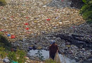 Sungai Cibanten dan Persoalan Sampah yang Tak Kunjung Selesai